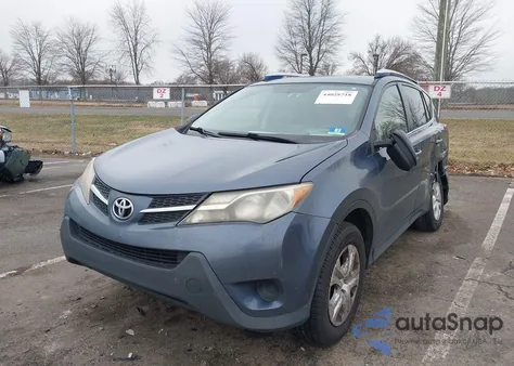 2014 Toyota Rav4 Le z USA, uszkodzony, nr VIN JTMBFREV0ED076429